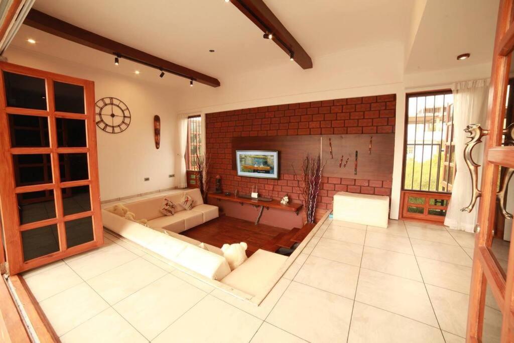Varaa Villa ไมซอร์ ภายนอก รูปภาพ